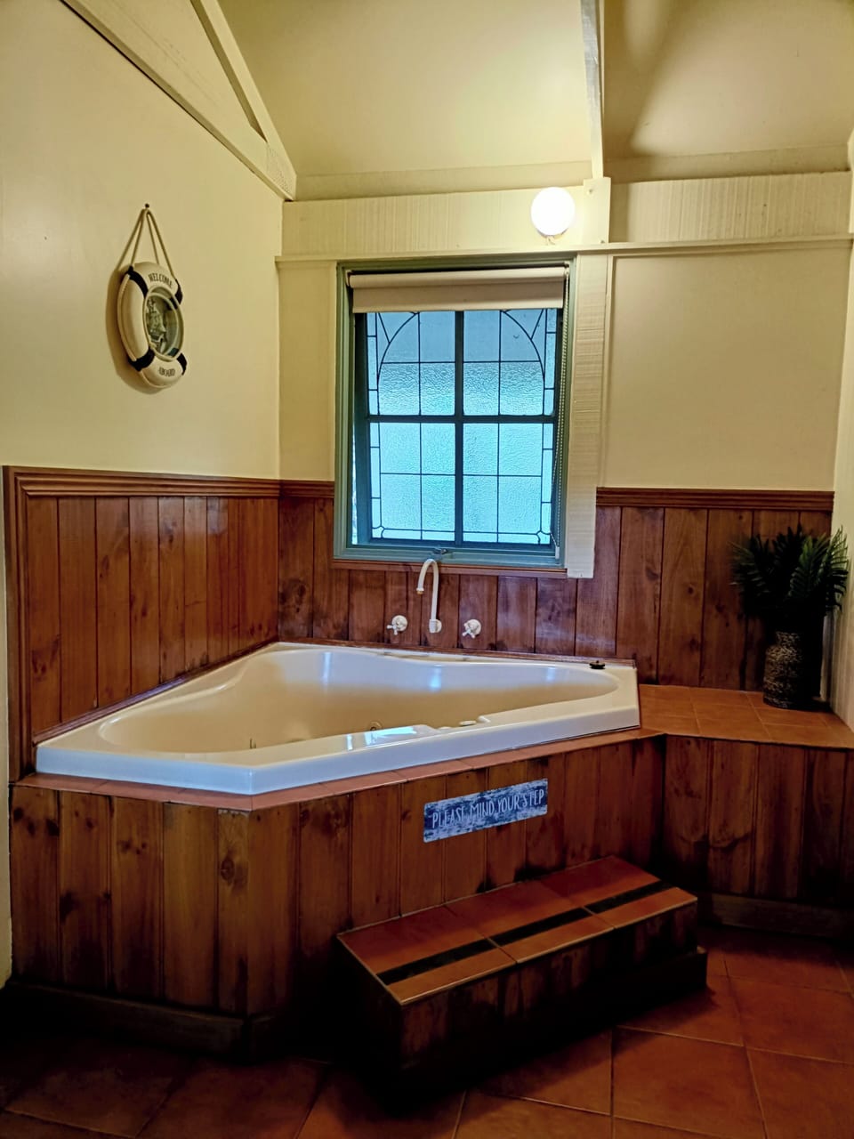 Private spa tub
