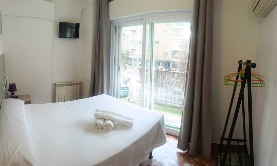 Basic Double Room | Premium bedding, iron/ironing board, free WiFi, bed sheets