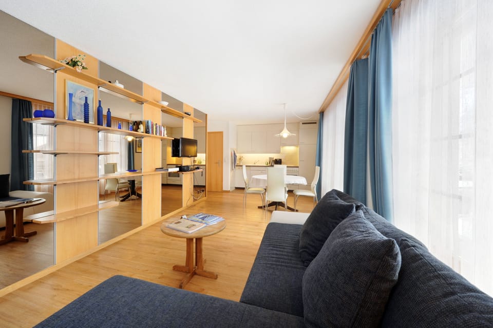 562/570 - Superior apartment with 1 bedroom | Living area | Flat-screen TV