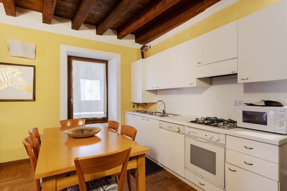 Apartment, 1 Bedroom | Private kitchen | Fridge, microwave, oven, stovetop