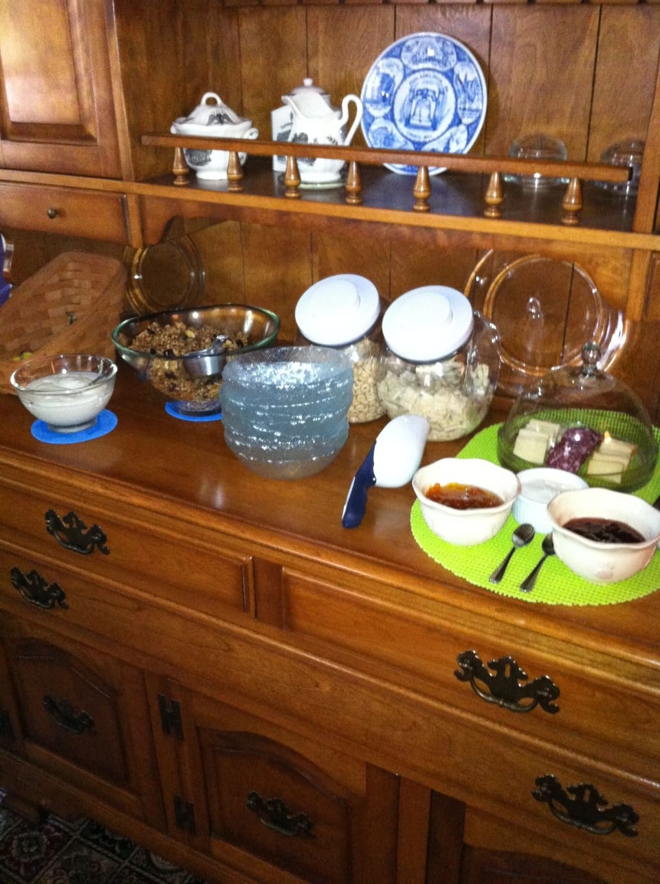 Free daily continental breakfast