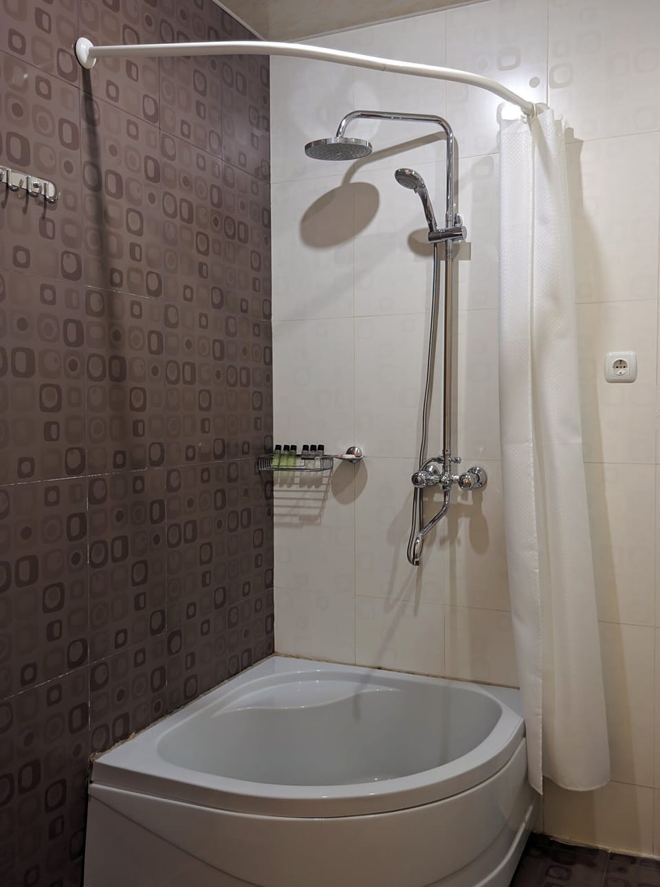 Triple Room, Balcony | Bathroom | Hair dryer, towels, soap, toilet paper