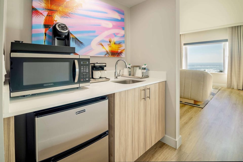 Suite, 1 Bedroom,  King Bed, Oceanfront | Hypo-allergenic bedding, in-room safe, desk, laptop workspace