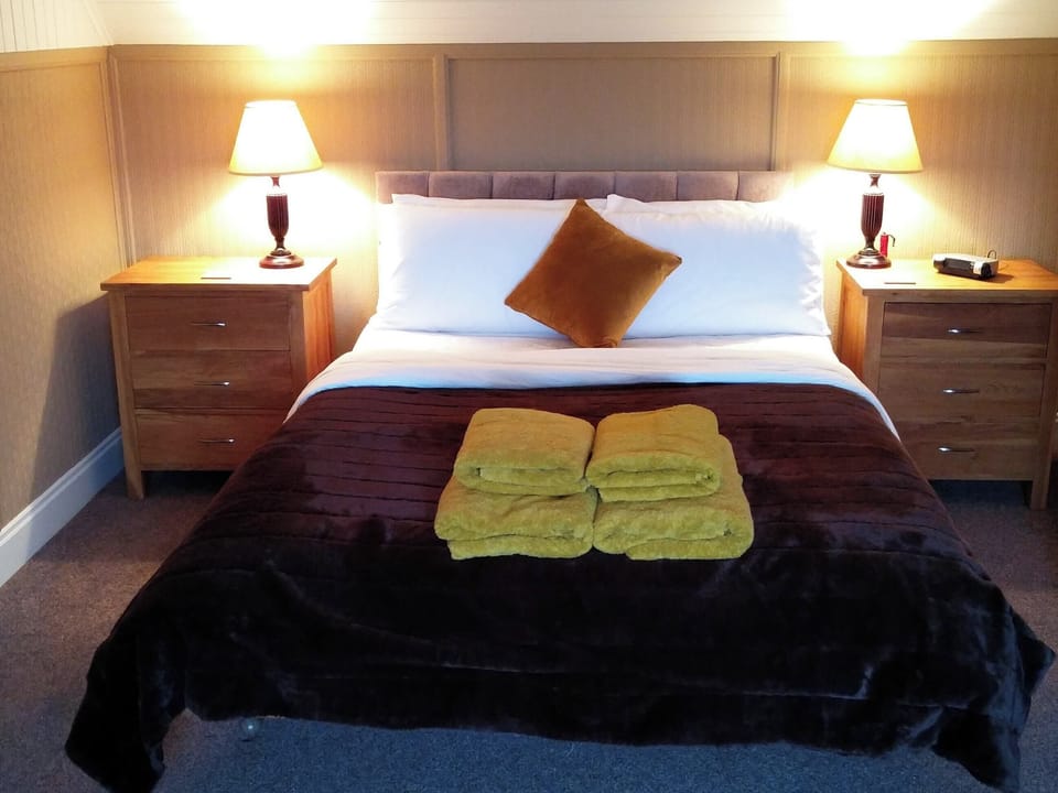 Relaxing double bedroom | Ardville, Melness, near Tongue
