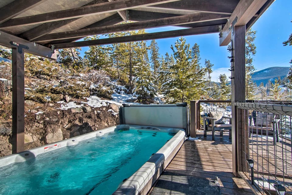 Deck | Swim Spa