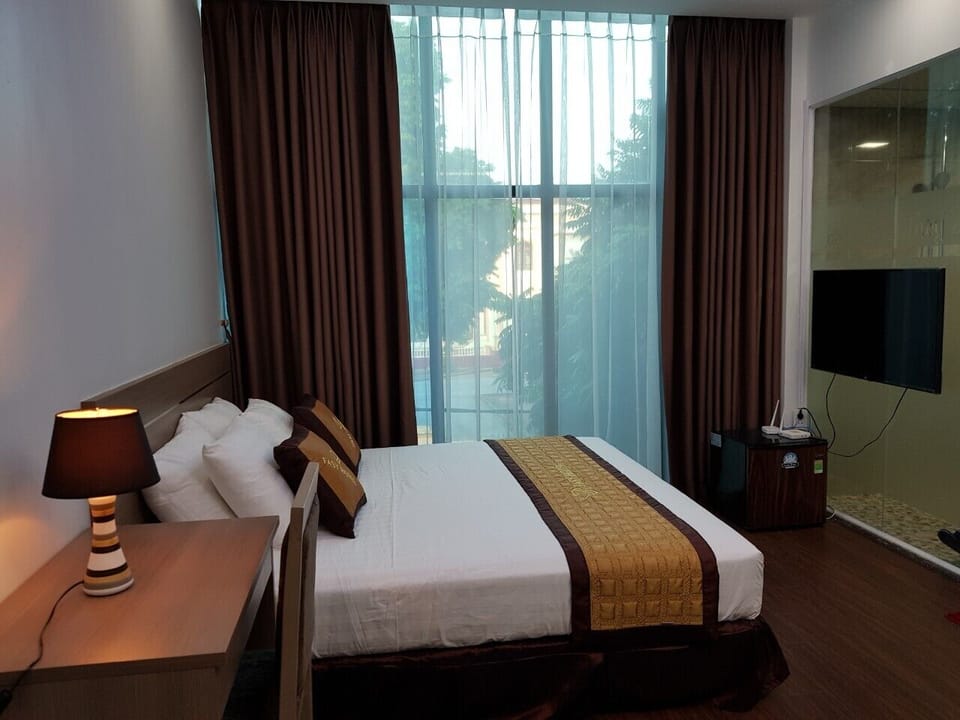 Deluxe Room | Individually furnished, desk, laptop workspace, free WiFi