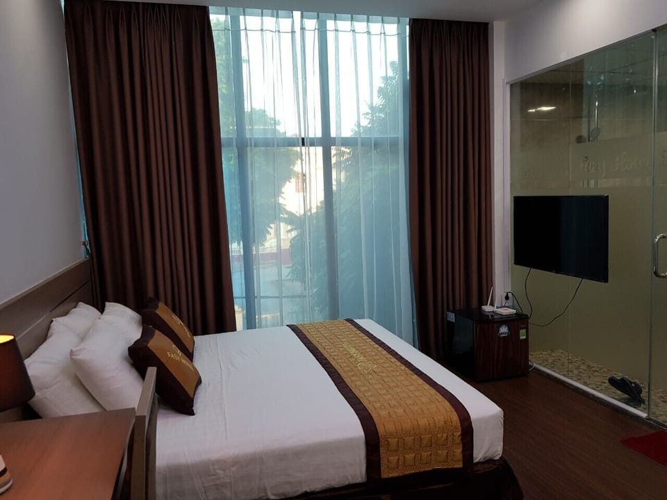 Deluxe Room | Individually furnished, desk, laptop workspace, free WiFi