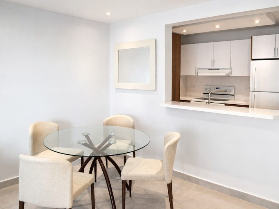 The open kitchen makes it easy to prepare your favorite meals during your stay.
