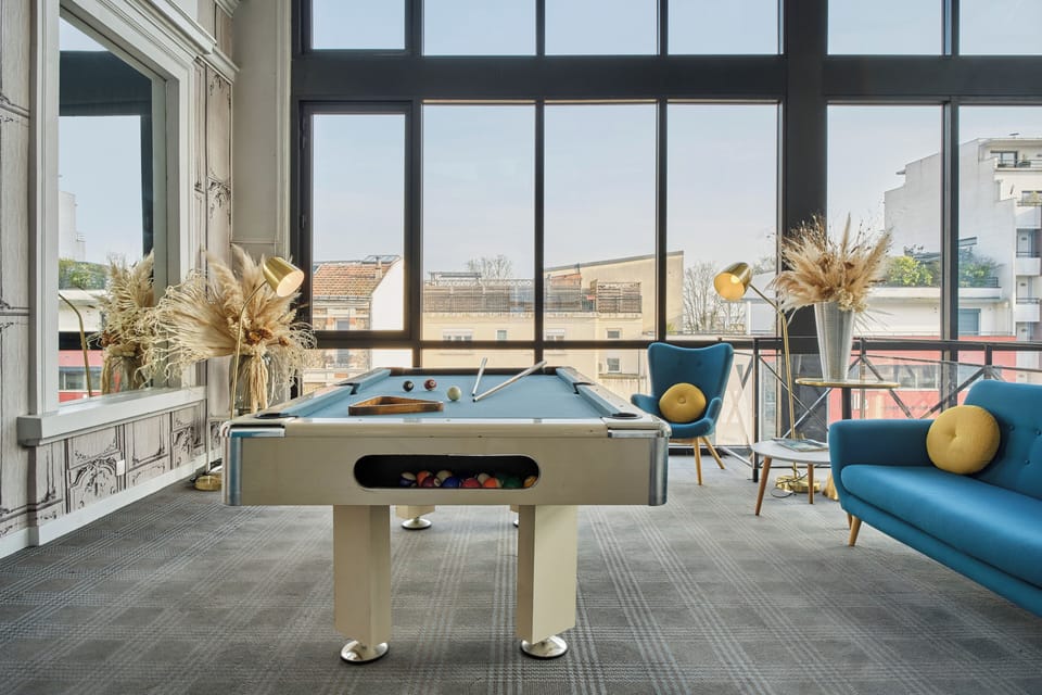 Hotel Atrium by HappyCulture Hotel in Suresnes