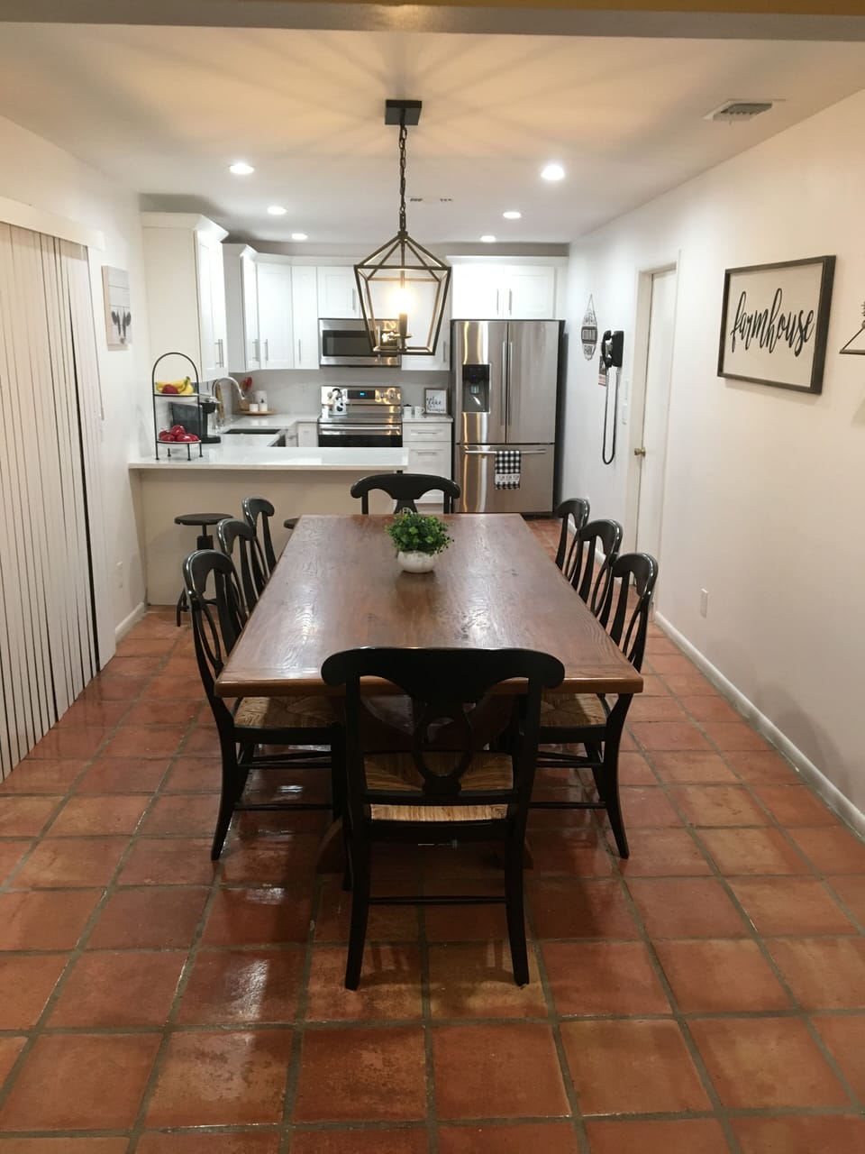 Comfortable seating for up to 8 guest