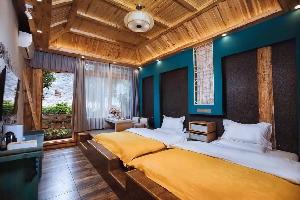 Elite Cabin | Premium bedding, down comforters, pillowtop beds, blackout drapes