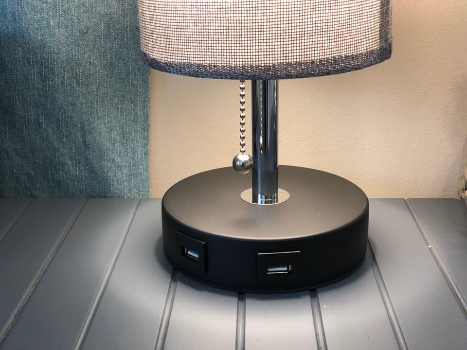 USB port lamb 