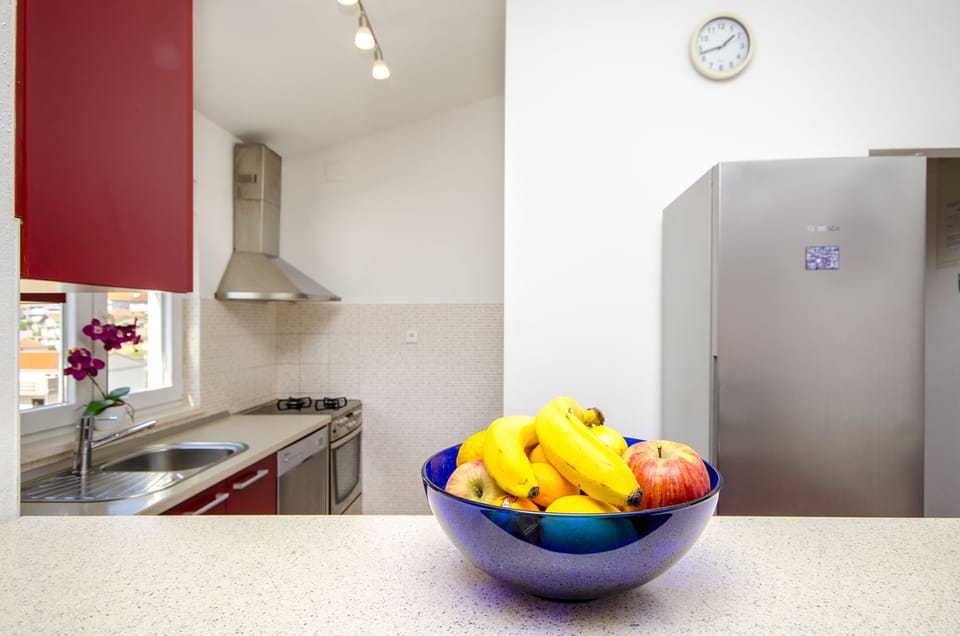 Private kitchen | Fridge, oven, stovetop, dishwasher