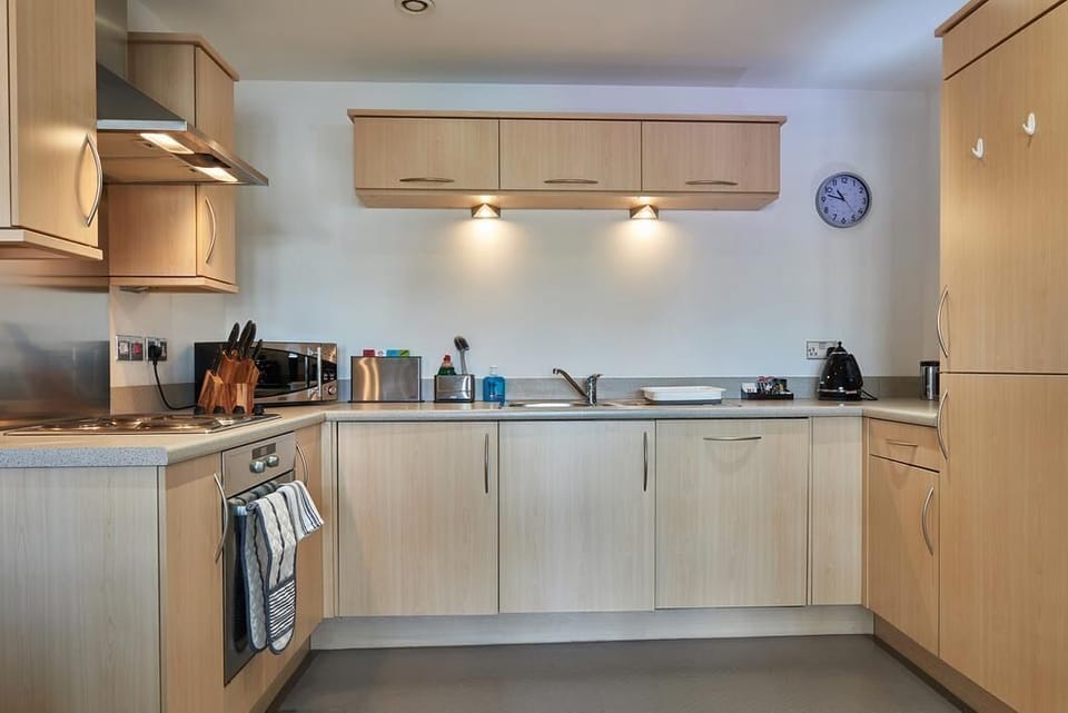 Clarence Court | Private kitchen | Fridge, microwave, oven, stovetop
