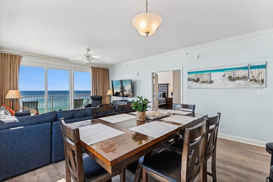 Oceanfront Dining Experience