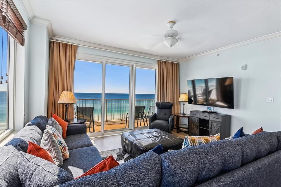 Spacious Gulf-View Living