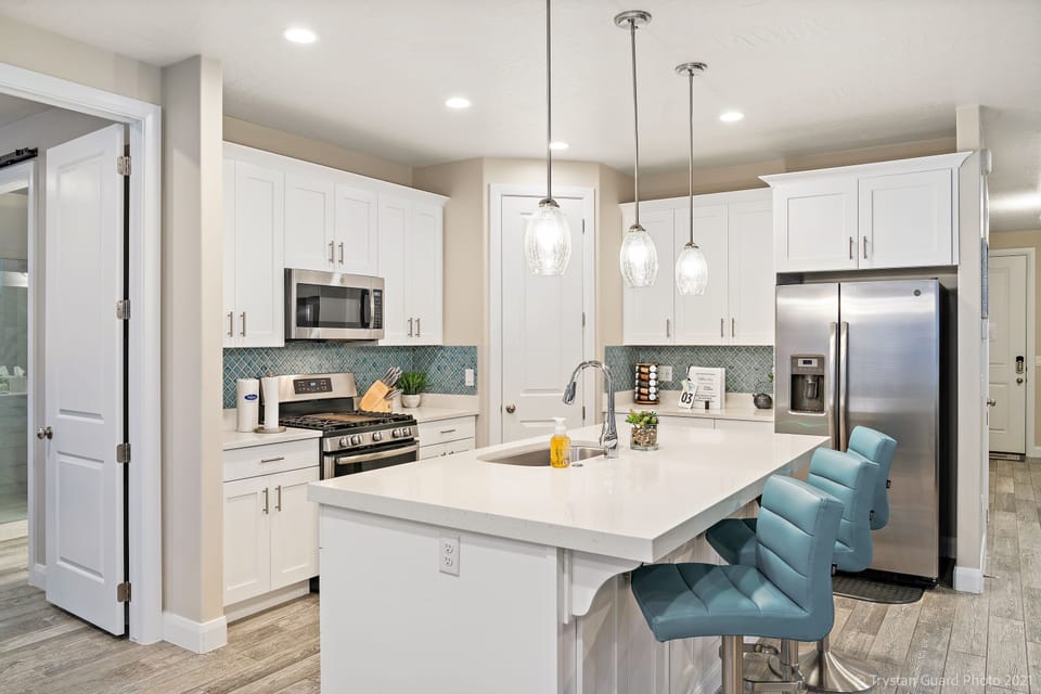 House, 5 Bedrooms | Private kitchen | Fridge, oven, coffee/tea maker, toaster