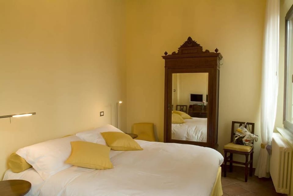 Double Room (1) | Down comforters, desk, free WiFi, bed sheets