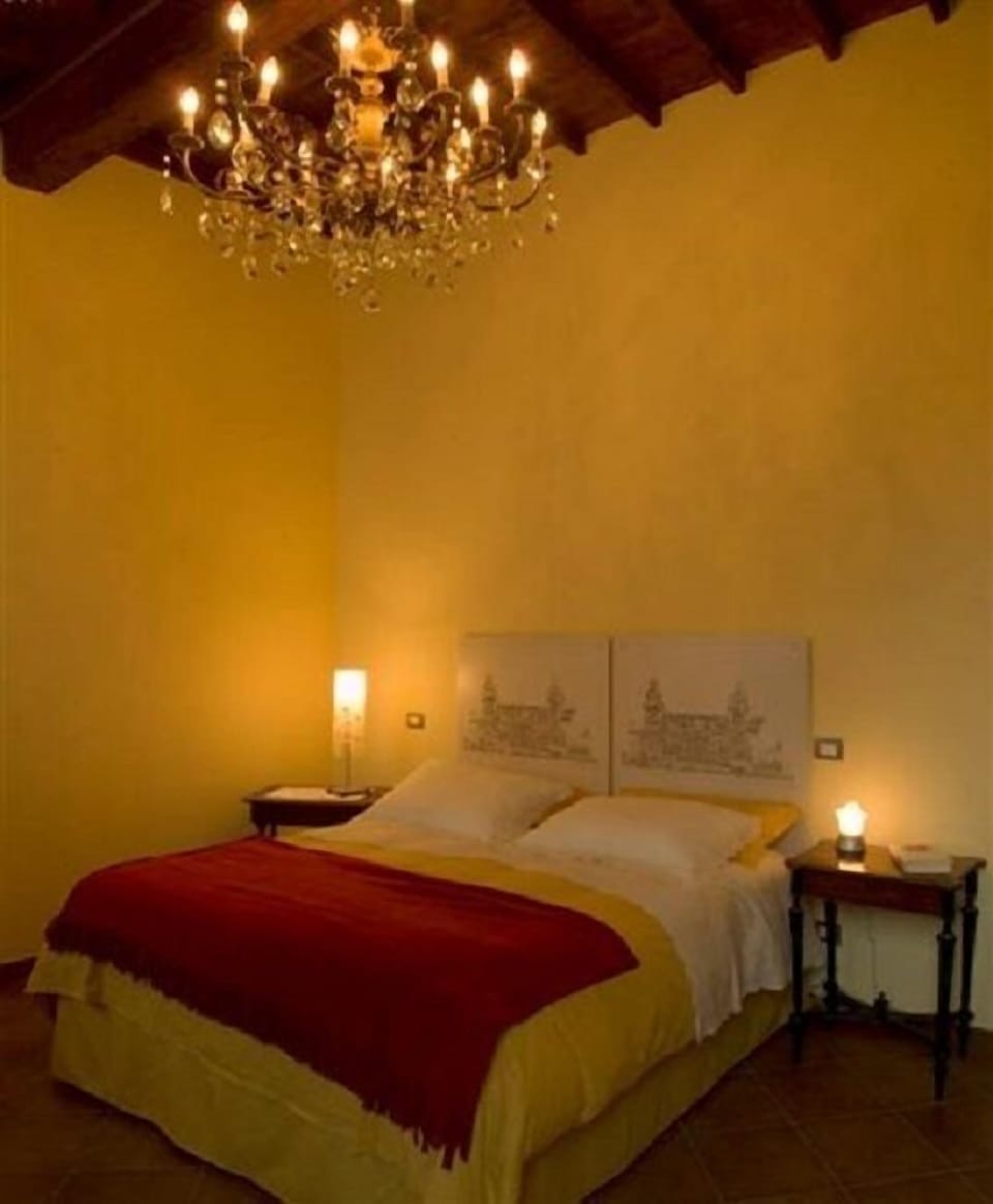 Double Room (1) | Down comforters, desk, free WiFi, bed sheets