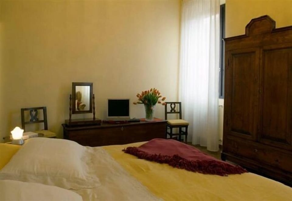 Double Room (2) | Down comforters, desk, WiFi (free), bed sheets