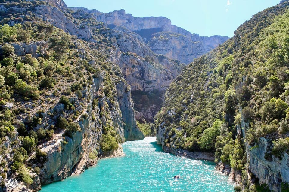 Villa with pool between the sea and the Gorges du Verdon Villa in French Riviera