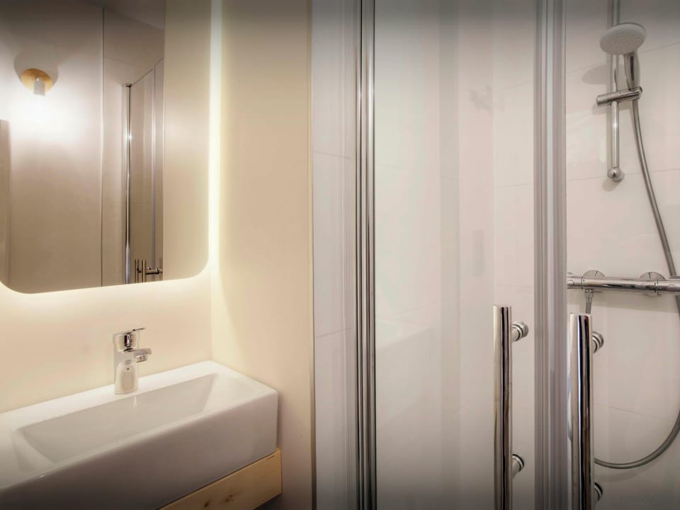 Shower room - floor 1