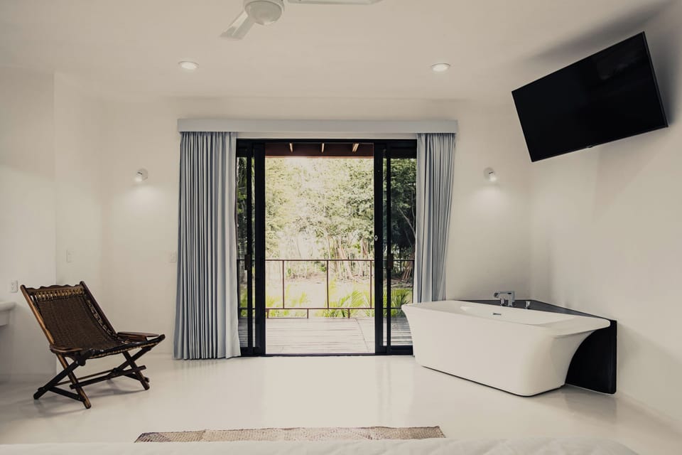 Deluxe Room | Free WiFi, bed sheets