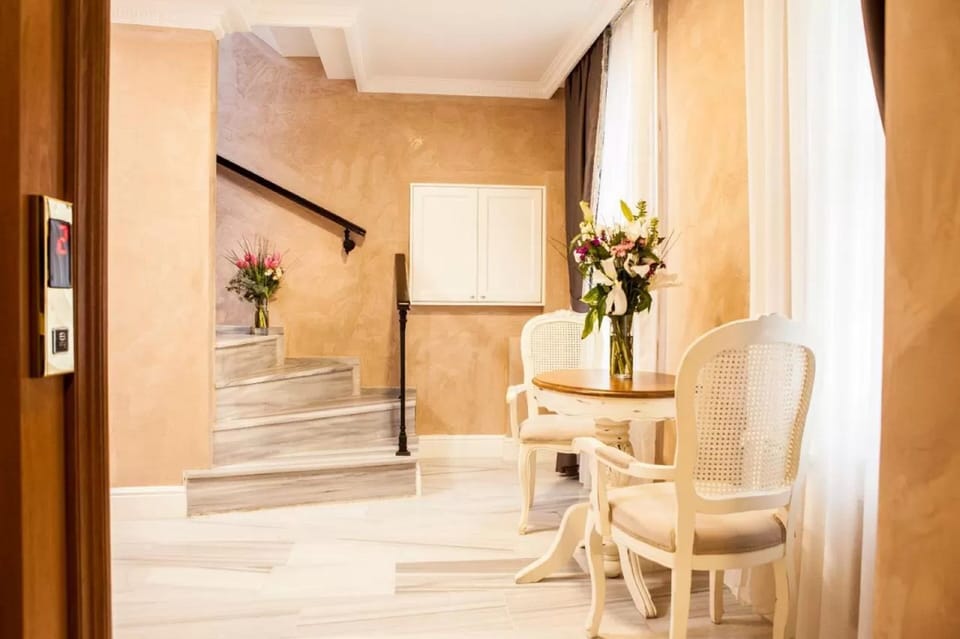 Meroddi Pera Flats Bed and Breakfast in Istanbul