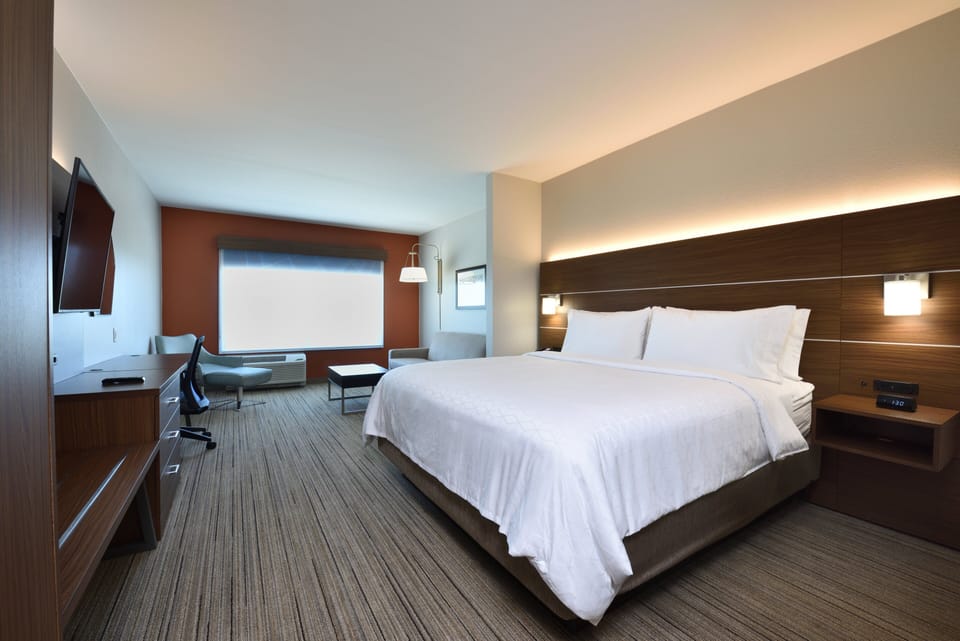 In-room safe, desk, laptop workspace, blackout drapes