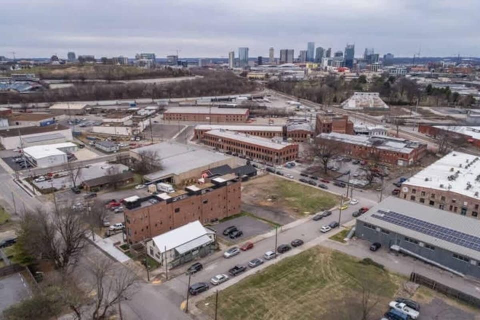 Walk to Local Coffee shops, bars and restaurants in the trendy Wedgewood Houston neighborhood