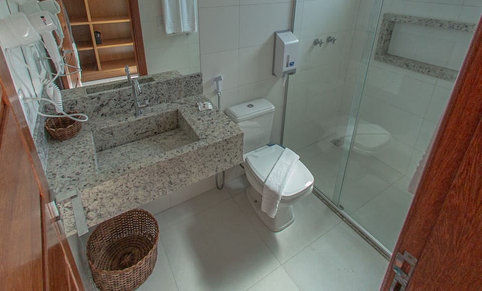 Shower, free toiletries, hair dryer, towels
