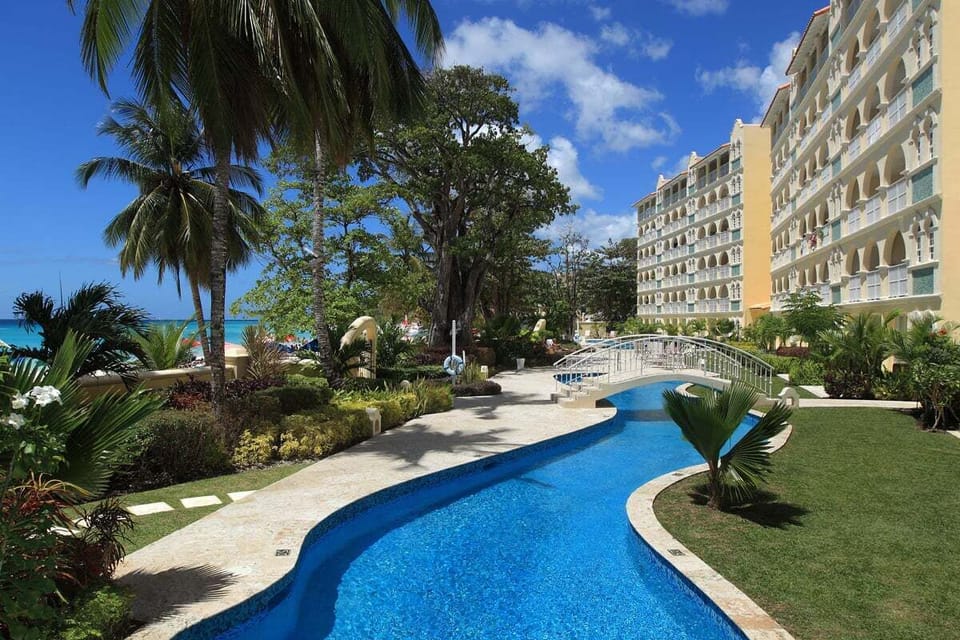 Captivating view of the pool