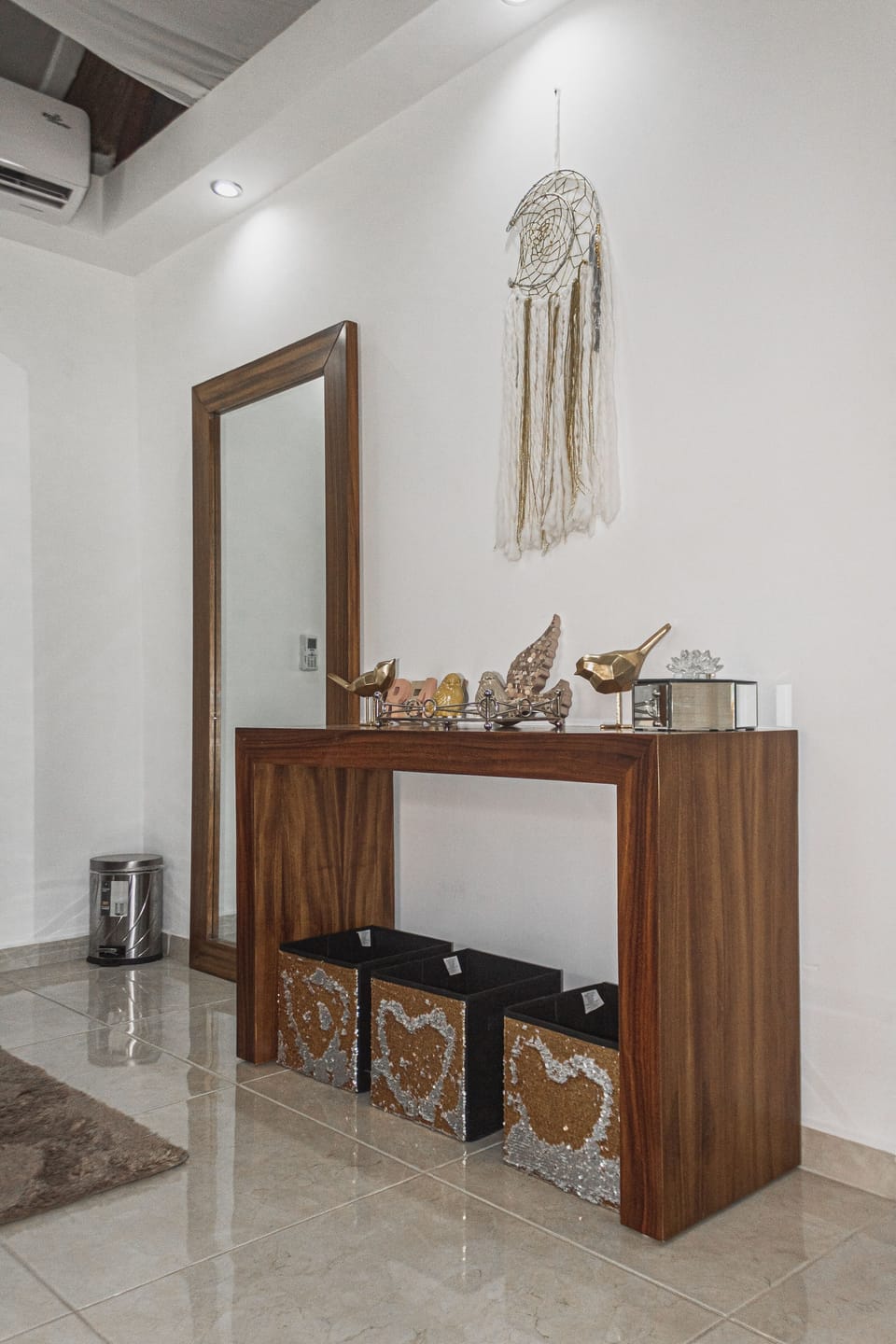 In-room safe, blackout drapes, bed sheets
