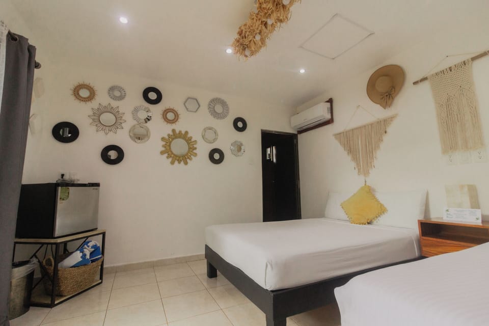 Family Cabin (Cabaña Colibrí) | In-room safe, blackout drapes, bed sheets