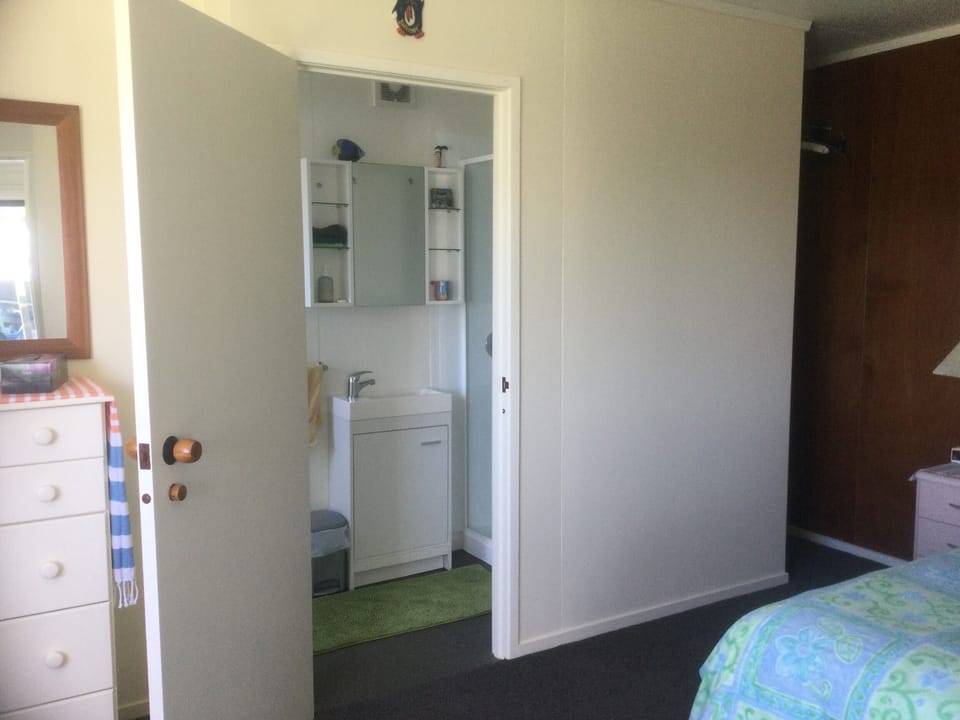Ensuite off the bedroom