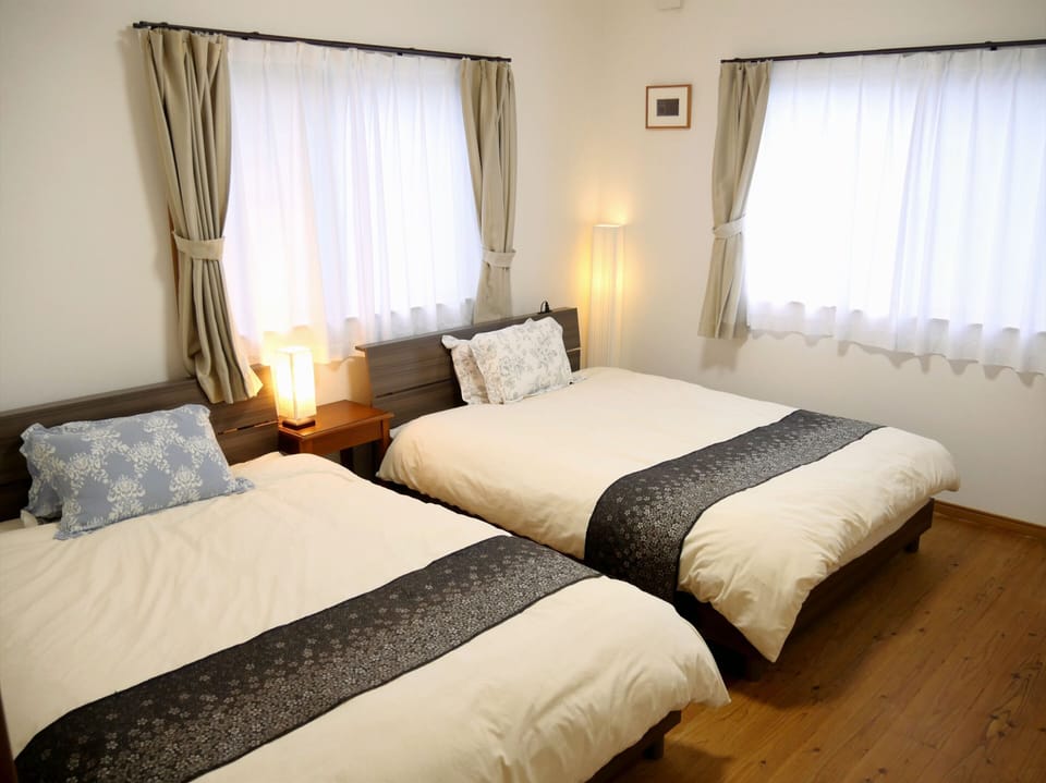 Desk, WiFi (free), bed sheets