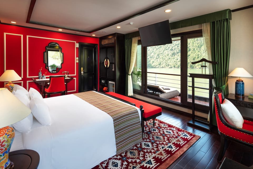 Exclusive Suite | Minibar, in-room safe, individually decorated, individually furnished