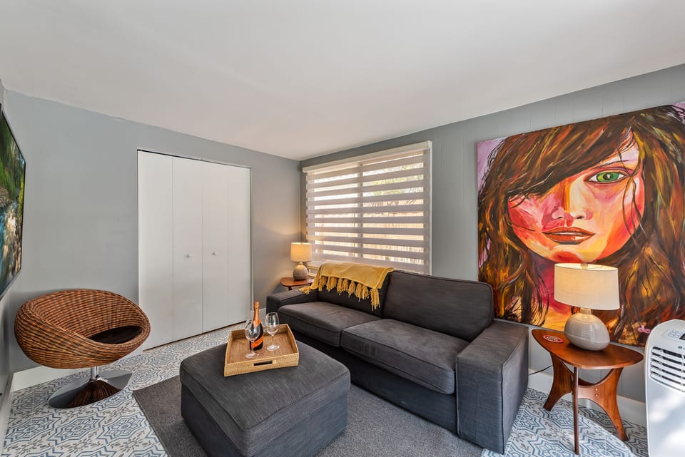 Bonus TV room!
