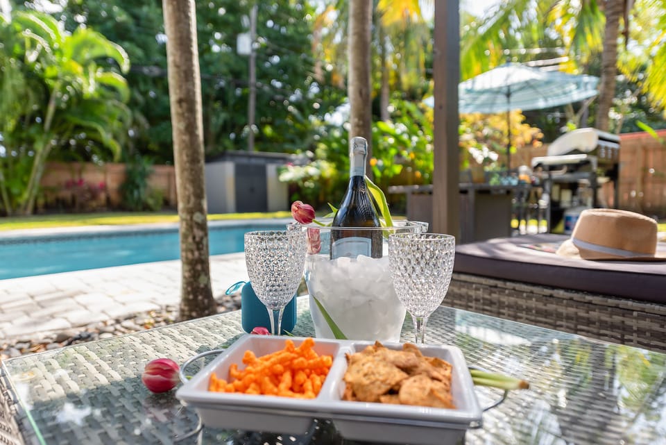 Poolside lounging, all day long!!!!