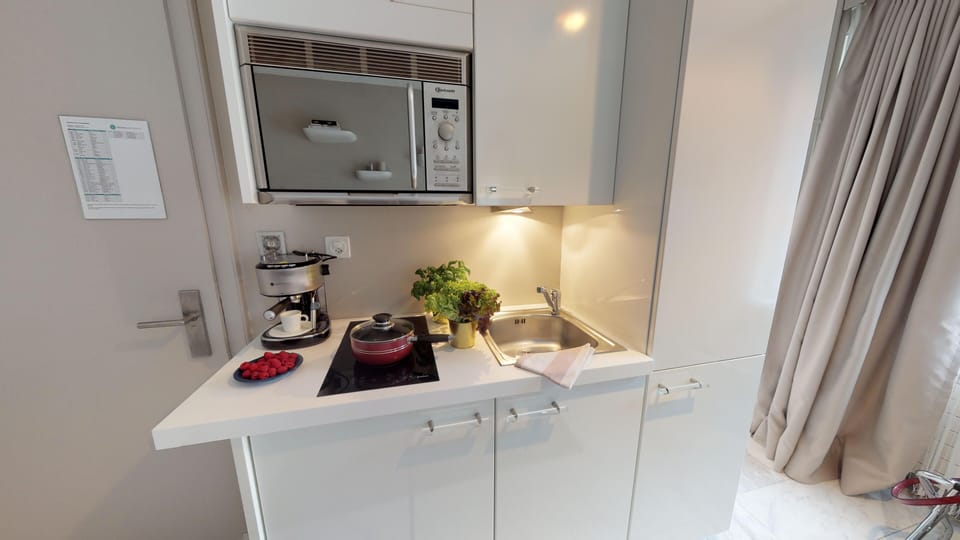Private kitchenette