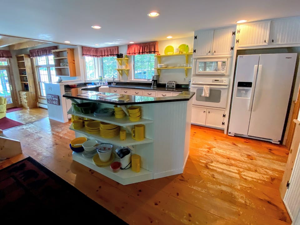 Farmhouse style kitchen and fully stocked of all your cooking need!