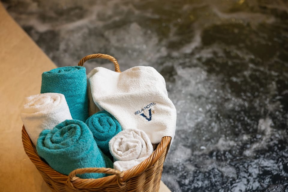 Sauna, hot tub, steam room, massages