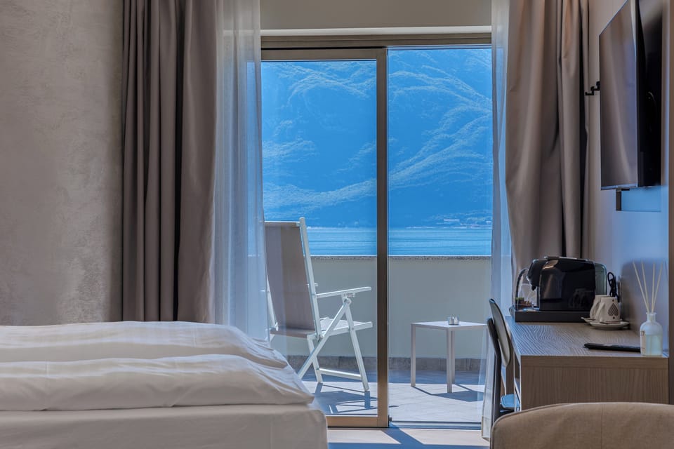 Camera Matrimoniale Panoramic Luxury, Vista Lago | In-room safe, free WiFi, bed sheets