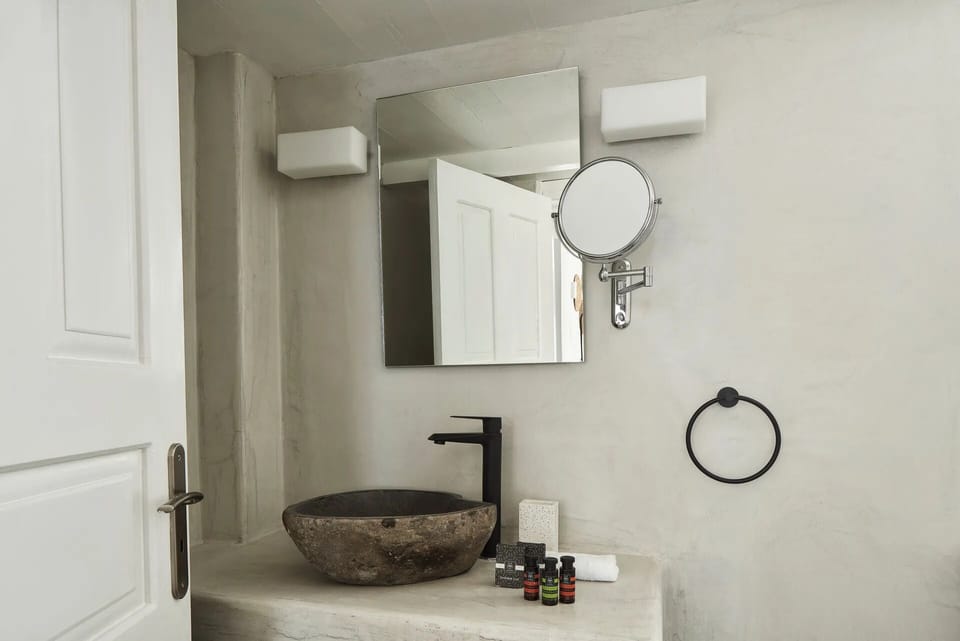 Shower, free toiletries, hair dryer, bathrobes