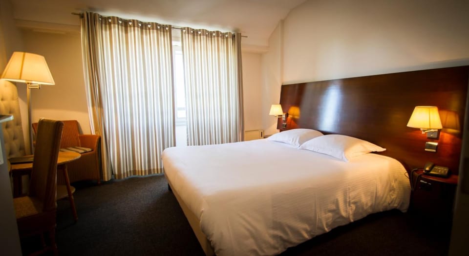 Soundproofing, free cribs/infant beds, rollaway beds, free WiFi