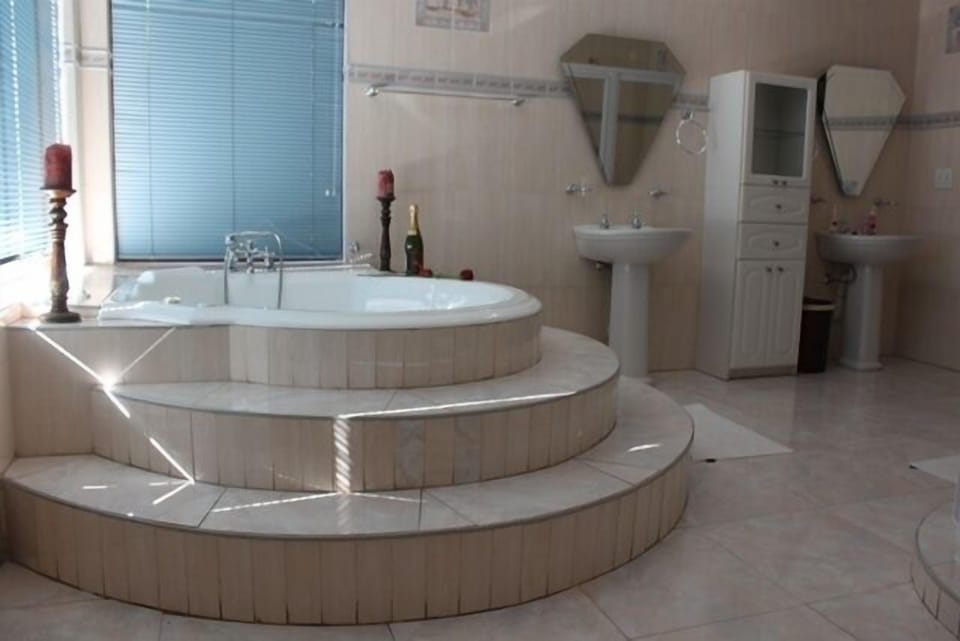 Jetted tub