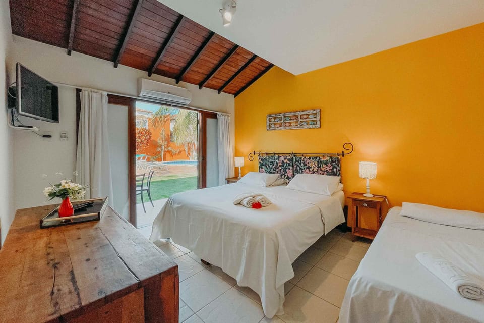 Minibar, free WiFi, bed sheets