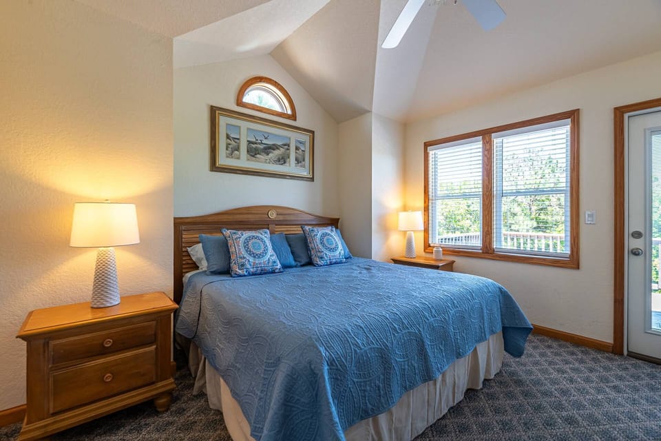Upper Level En Suite