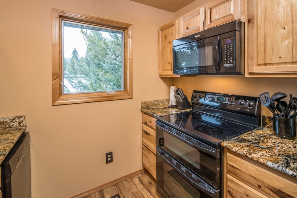 Cook with a view | Main Level