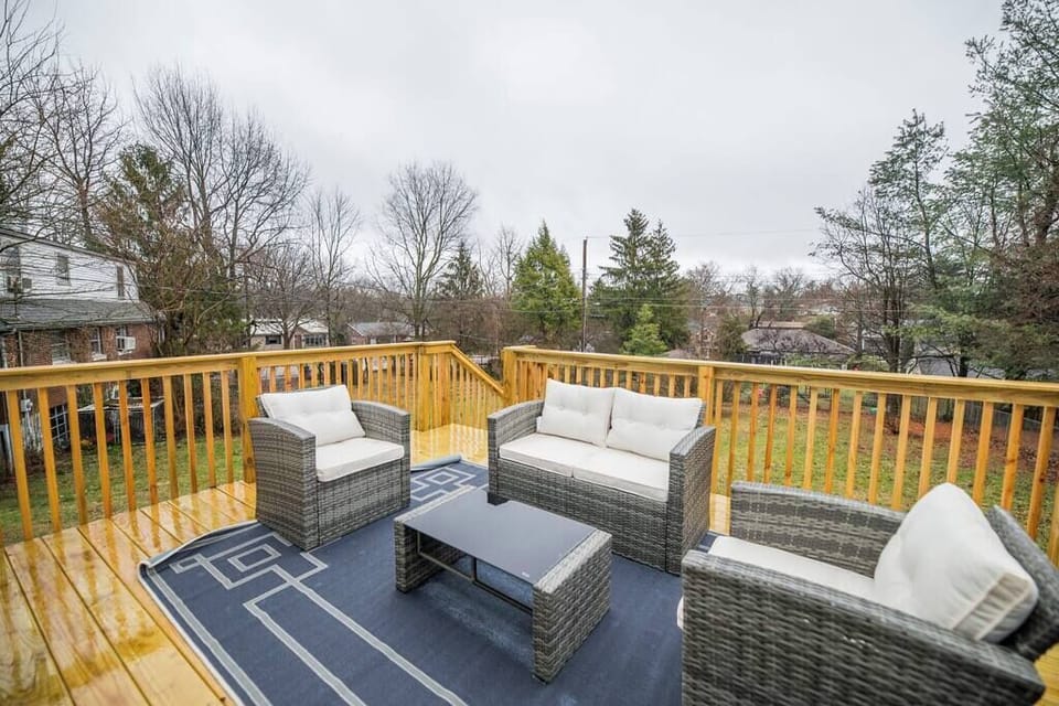 Step
outside to the
deck for
morning coffee
or evening drinks, with the
real fire pit just
steps away in
the yard below.